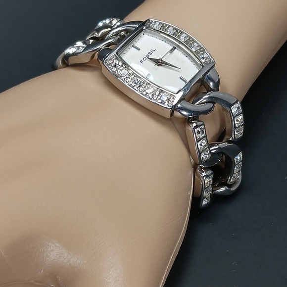 FOSSIL Stainless Steel Links Crystal Accents Rounded Square Watch Like New - Picture 3 of 16